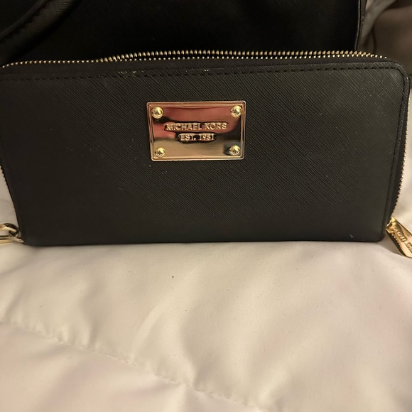 michael kors purses and wallets!! - Picture 12 of 14